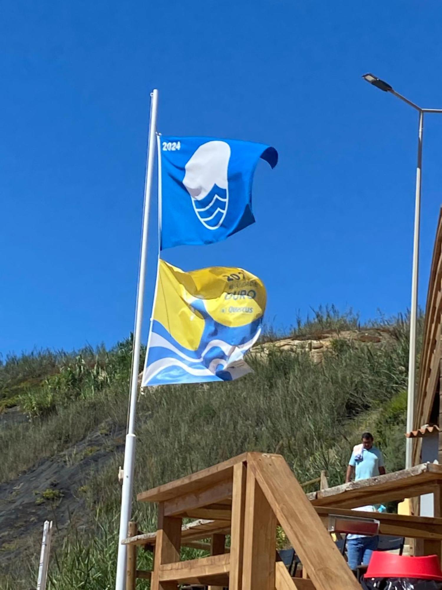 Appartamento Casa Do Portao Azul - Salmonete Atouguia Da Baleia Esterno foto